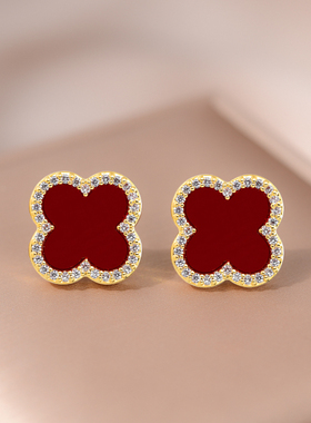 红色四叶草耳钉镶钻轻奢高级感2025年新款爆款过年耳饰耳环耳针女