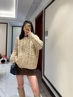 12.19 更 大小姐重工粗棒针针织翻领麻花大外套vip 链接 无退换