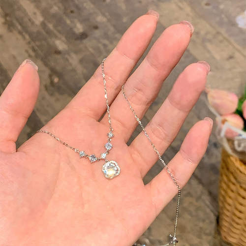 高级感方钻锆石项链女2025新款爆款小众设计感颈链气质百搭锁骨链