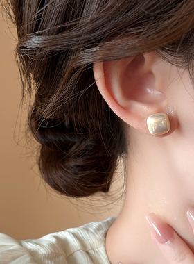 方糖珠珠耳钉女2025年新款爆款耳环轻奢高级感气质大气过新年耳饰