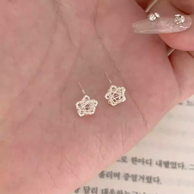 银色星星爱心编织耳钉女轻奢小众设计感秋冬耳环简约镂空独特耳饰