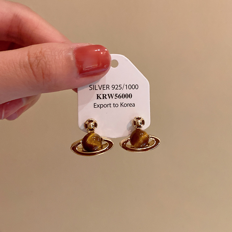 美拉德咖色系土星耳钉2025新款独特设计感耳环小众日常通勤耳饰