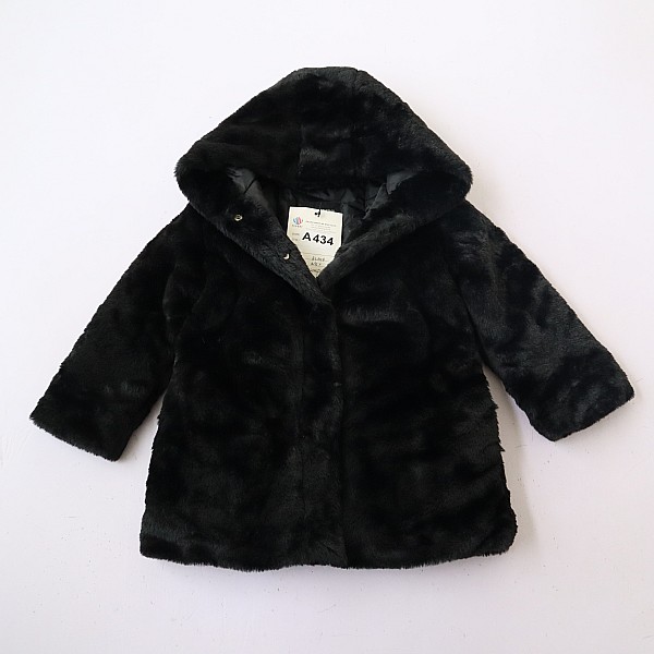 4/5岁女童连帽长袖加厚仿皮草