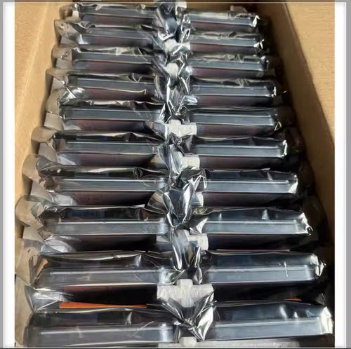 联想3.2TB2.5寸SAS固态硬盘