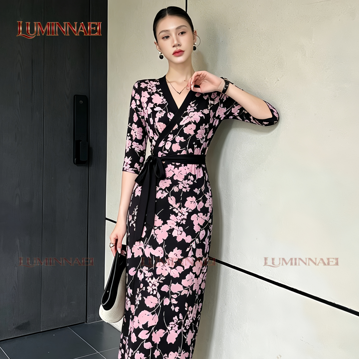 巨好看碎花连衣裙子女2026夏季新款收腰显瘦气质绑带一片式裹身裙