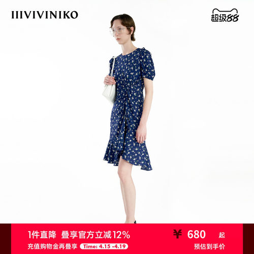 抓褶碎花连衣裙IIIVIVINIKO