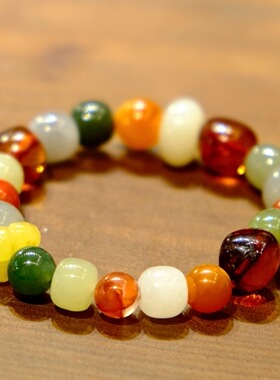 和田玉多宝手链腕间山水一链藏千秋 ，搭配蜜蜡，南红直径约10mm