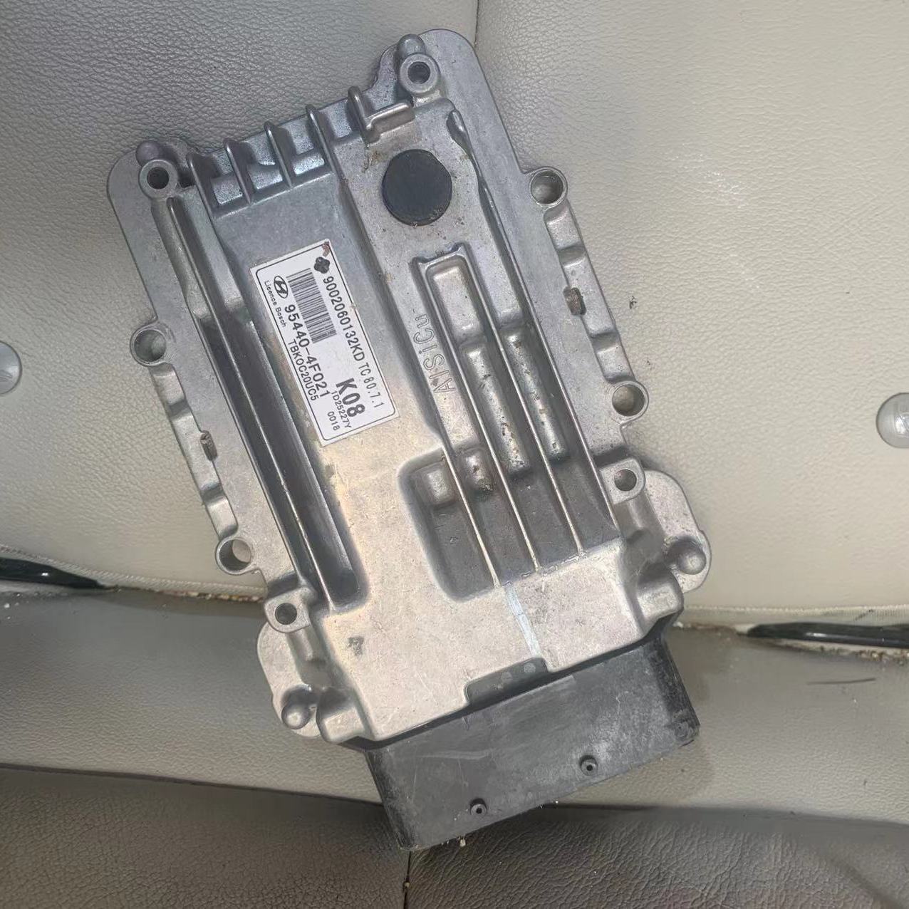 适用现代变速箱电脑TCU 95540-4F021 T21 K08 9002060132KD