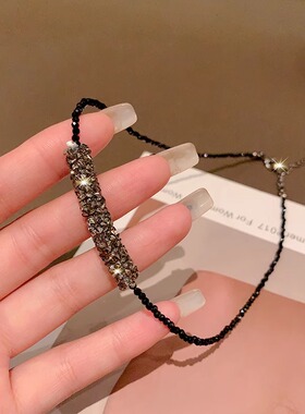 Doro朵兰の「黑色水晶」百搭设计感项链女2025新款锁骨链颈链时尚