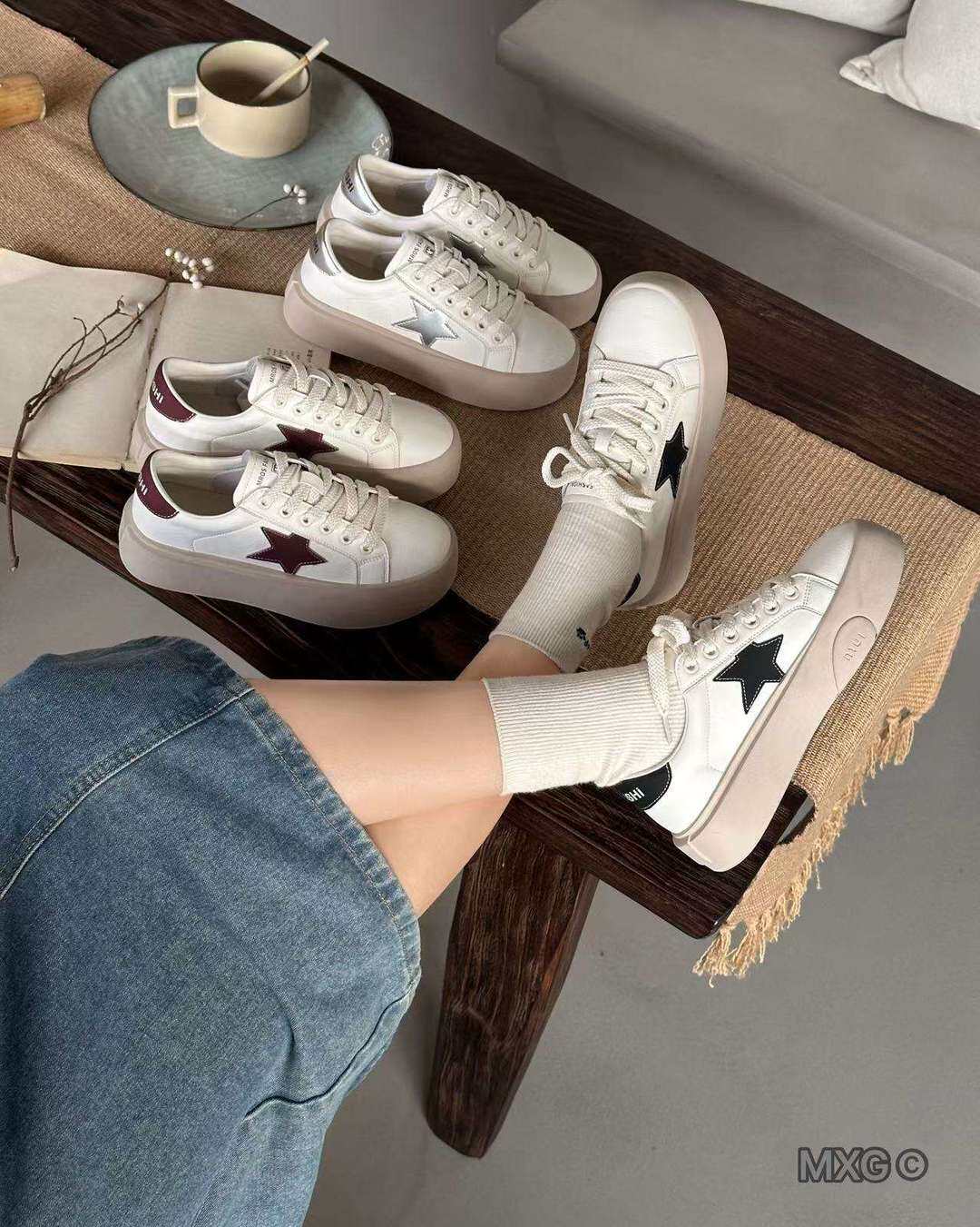 真皮厚底小白鞋女2025新款春秋百搭休闲运动板鞋星星面包鞋松糕