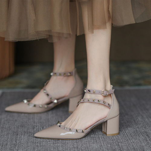 百搭夏天铆钉尖头高跟包头凉鞋女