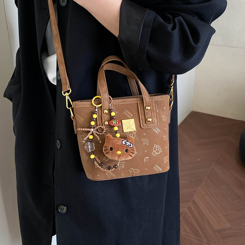 高级感复古小众手提包女式2026新款棕色单肩水桶包简约百搭斜挎包