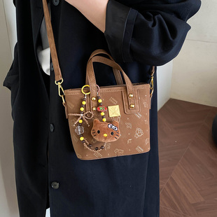 高级感复古小众手提包女式2026新款棕色单肩水桶包简约百搭斜挎包