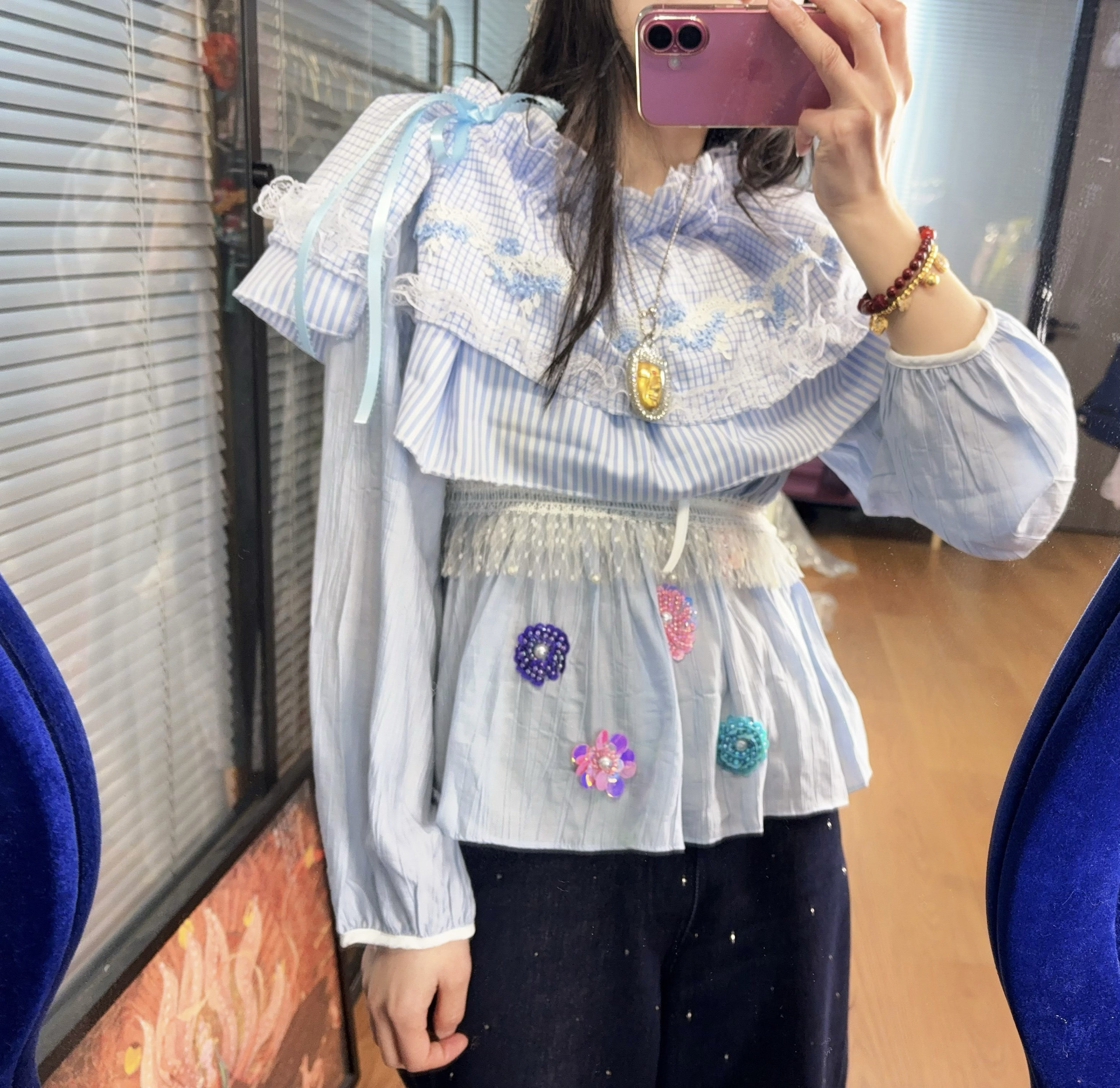 2025春款重工珠片花朵灯笼袖衬衫