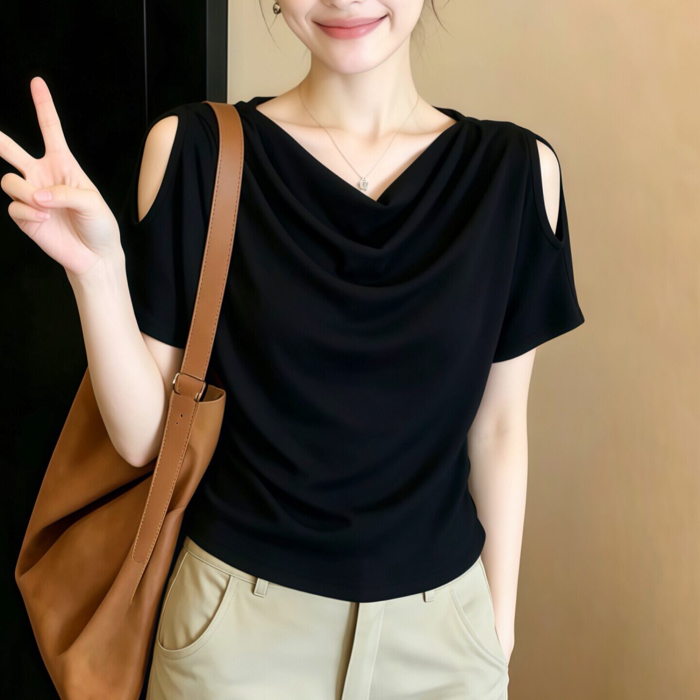 法式气质设计感露肩荡领短袖t恤女夏季通勤显瘦气质独特别致上衣