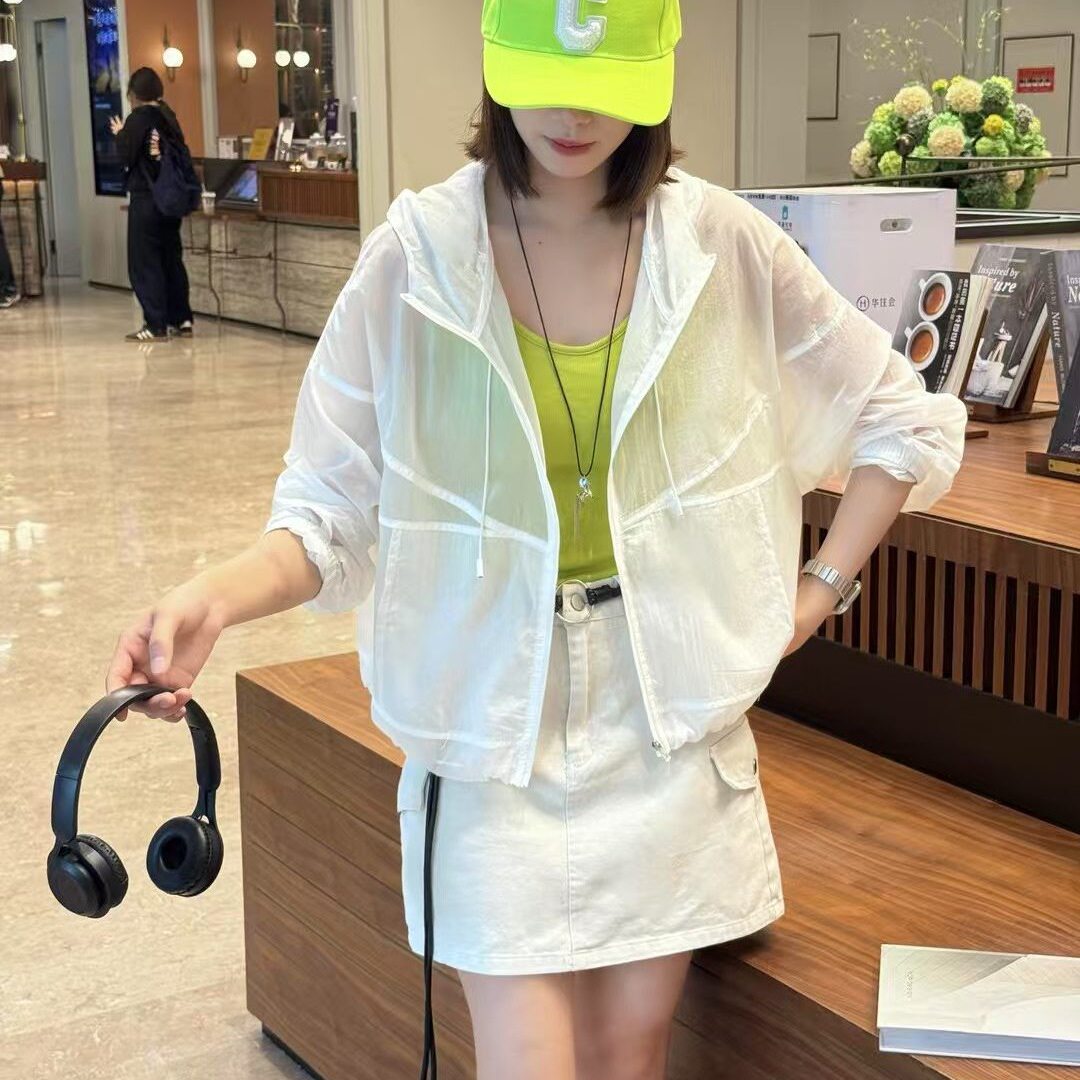 超薄防晒衣女短款2026夏季新款宽松透气连帽防晒服小个子开衫外套