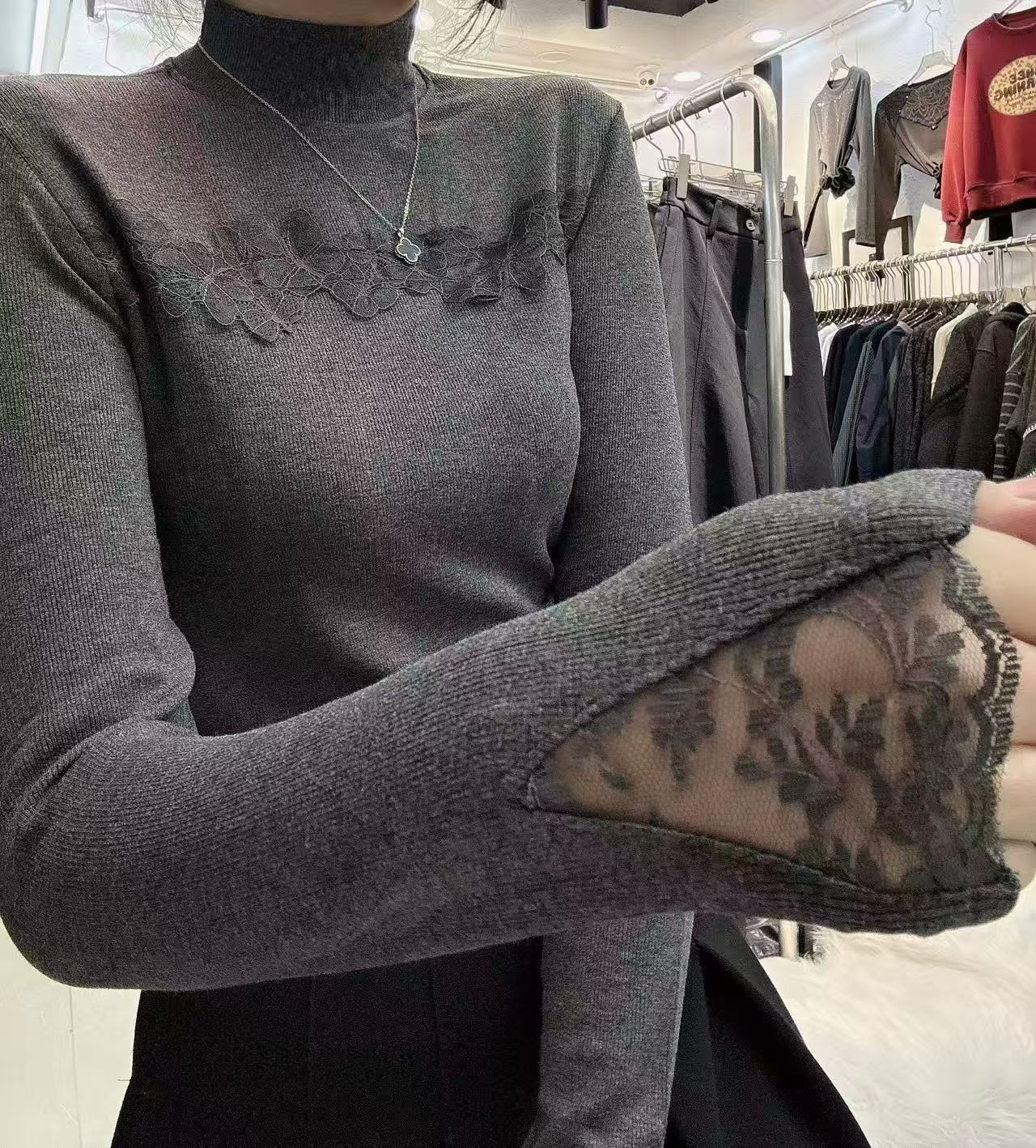 半高领显瘦打底上衣时尚蕾丝边拼接女士设计感磨毛保暖内搭女
