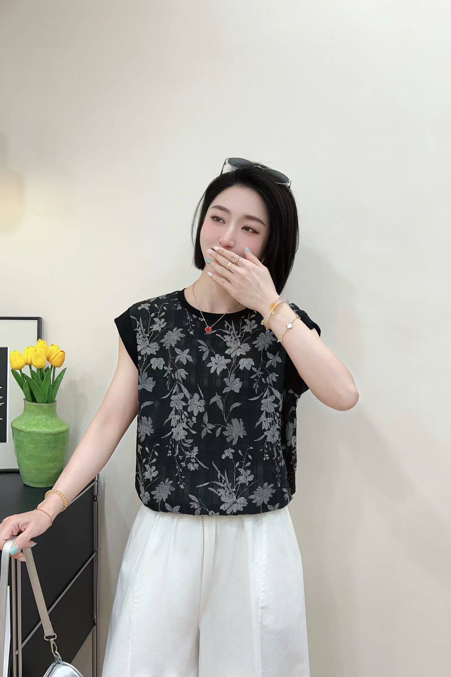 条纹无袖T恤衫女2026夏季新款韩系时尚宽松抽绳设计百搭显瘦上衣