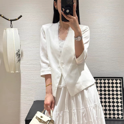 法式V领蕾丝拼接西装女2025春夏修身显瘦七分袖一粒扣西服短外套