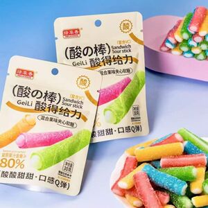 绿草香酸の棒酸得给力果味夹心软糖混合口味小零食小卖部同款