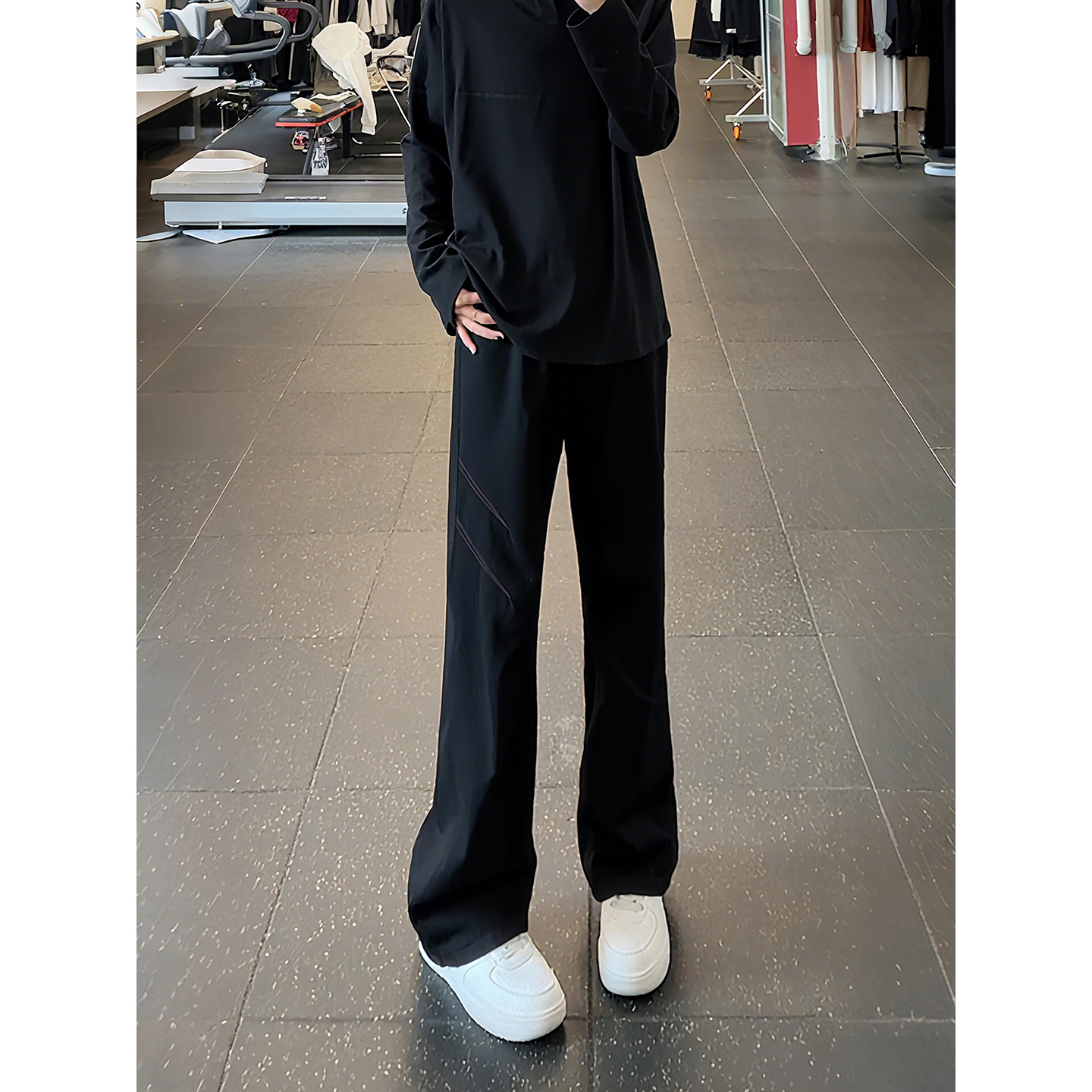 黑色红线复古牛仔裤男款秋季