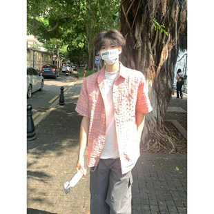 少年感粉色泡泡纱短袖衬衫男夏阳光干净男生外套薄款防晒格子衬衣