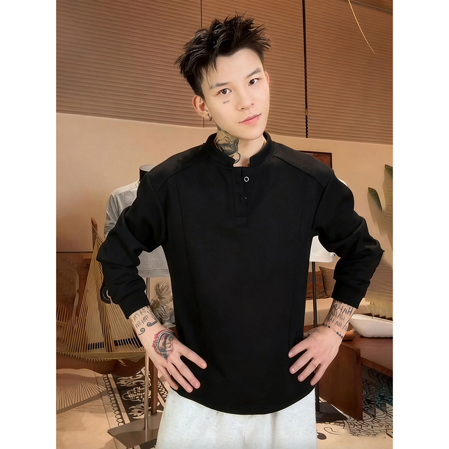 黑色美式亨利领卫衣男生酷帅穿搭