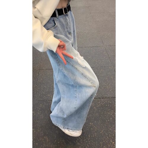 浅蓝色破洞牛仔裤男款夏季