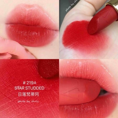 VALENTINO华伦天奴大V口红