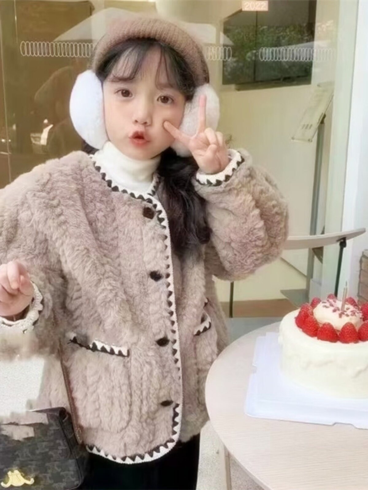 기질 소녀 외국 스타일에 벨벳과 두꺼운 어린이 가을 겨울 새로운 모피 올인원 작은 향기 스타일의 세련된 울 스웨터 재킷