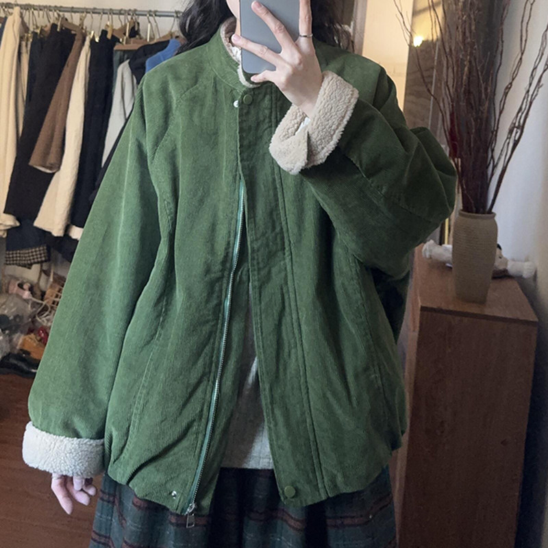 穿上哇哇叫！绿色灯芯绒立领拉链夹克女冬季新款复古宽松保暖外套