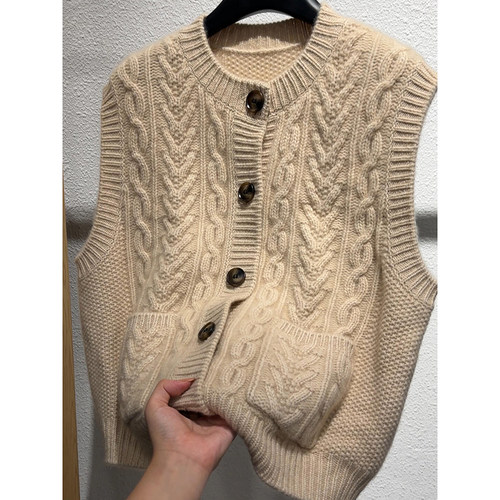 米杏色圆领麻花单排扣毛衣马甲春