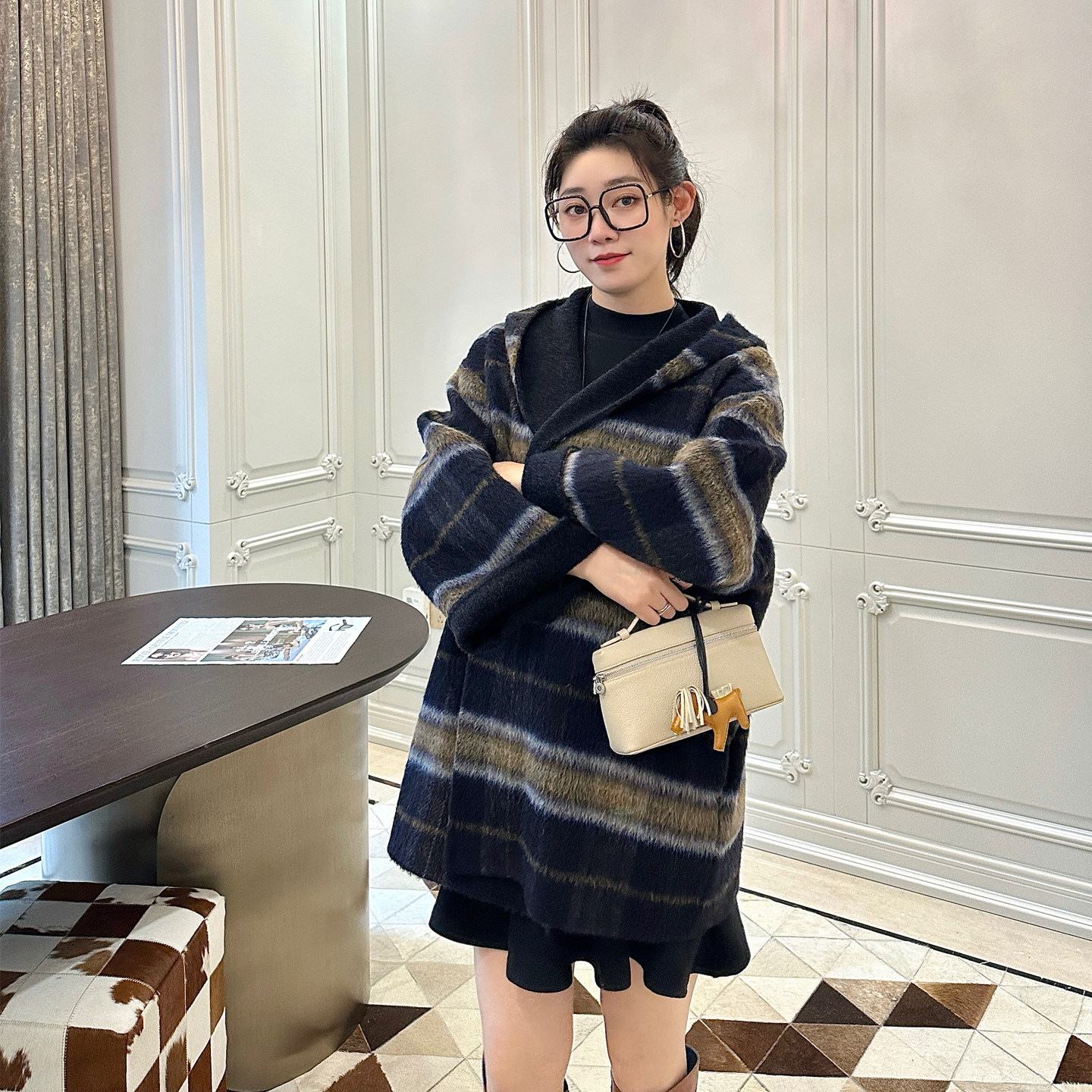 LeoMami孕妇装秋冬款格子羊毛双面呢大衣宽松复古落肩呢子外套