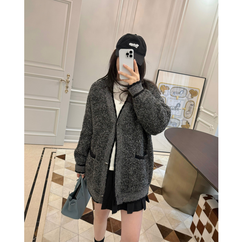 leoMami孕妇装灰色V领开衫毛衣