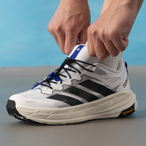 adidas/阿迪达斯运动休闲登山鞋
