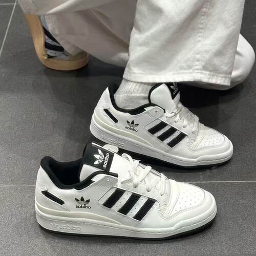 adidas复古魔术贴休闲板鞋