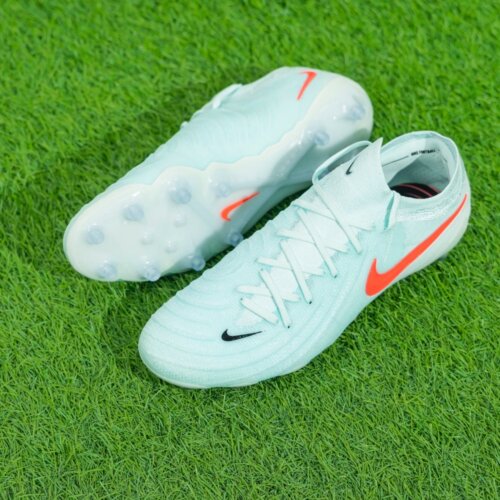 Nike短钉人工草场足球鞋