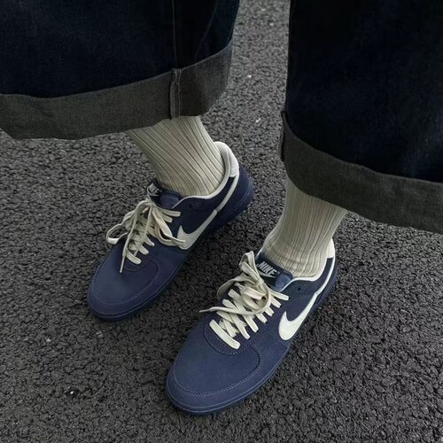 Nike薄底复古训练鞋运动休闲鞋