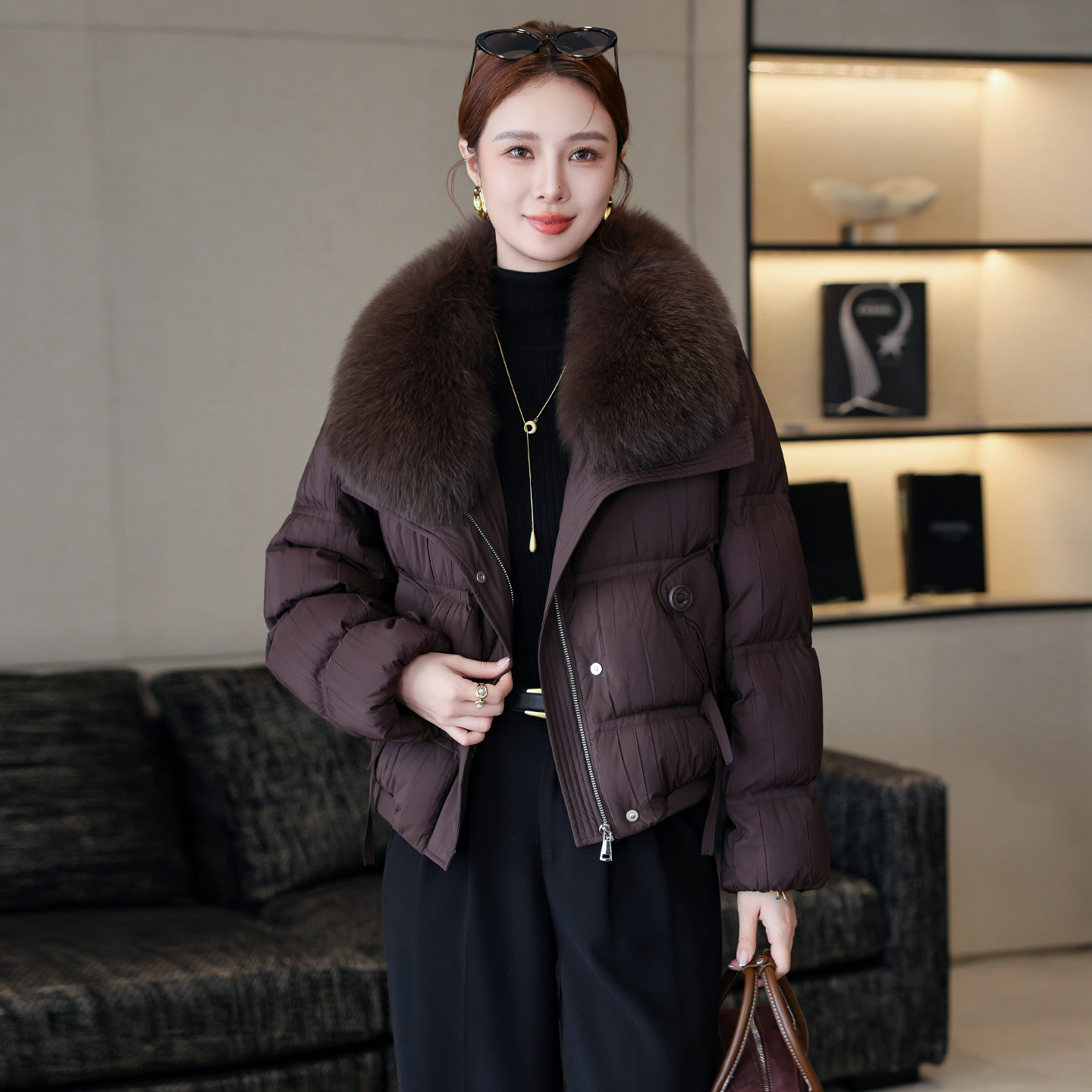 高端狐狸毛领羽绒服女新款2025冬短款加厚保暖白鸭绒妈妈皮草外套,女装/女士精品,羽绒服,淘宝优惠券,粉丝福利购,淘宝优惠卷