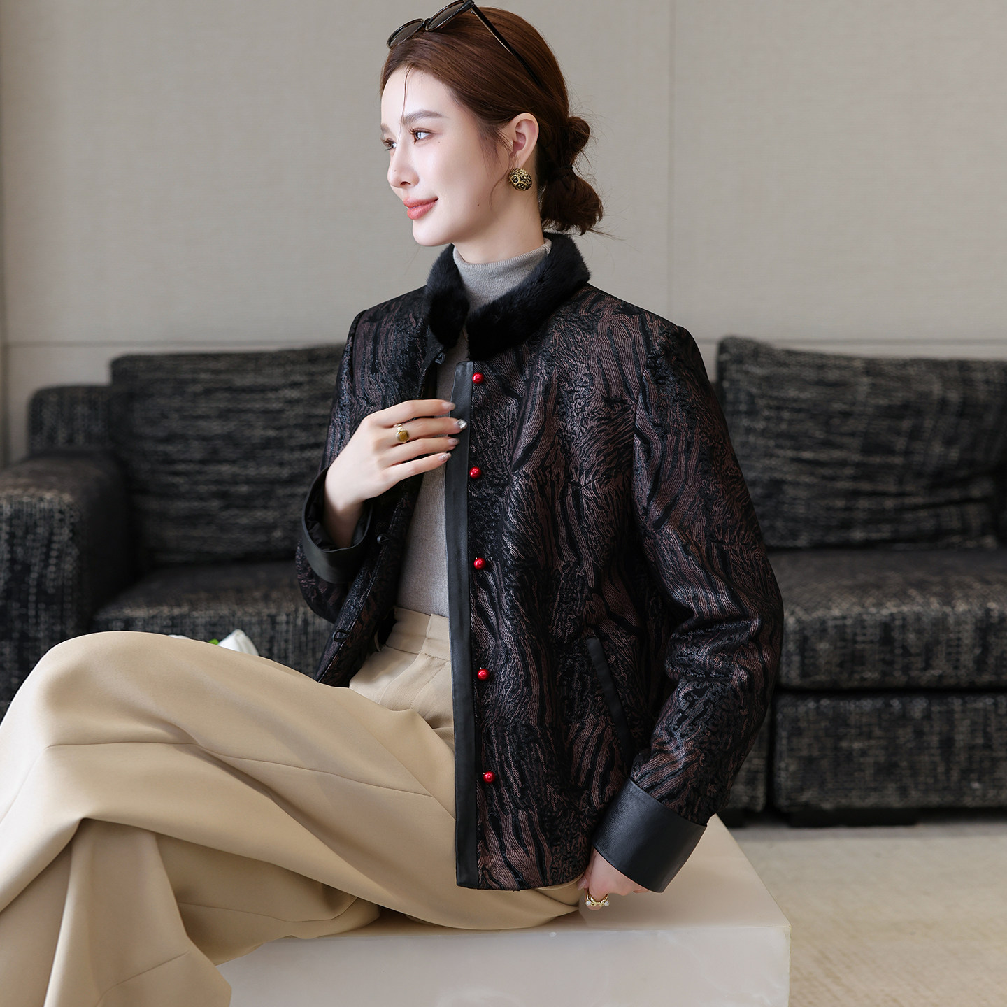 海宁真皮羽绒服皮衣女新款冬短款