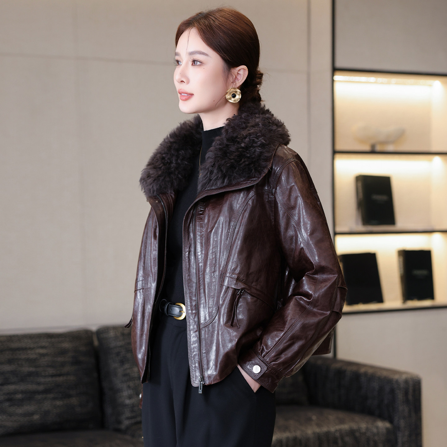 海宁油蜡真皮羽绒服女短款绵羊皮