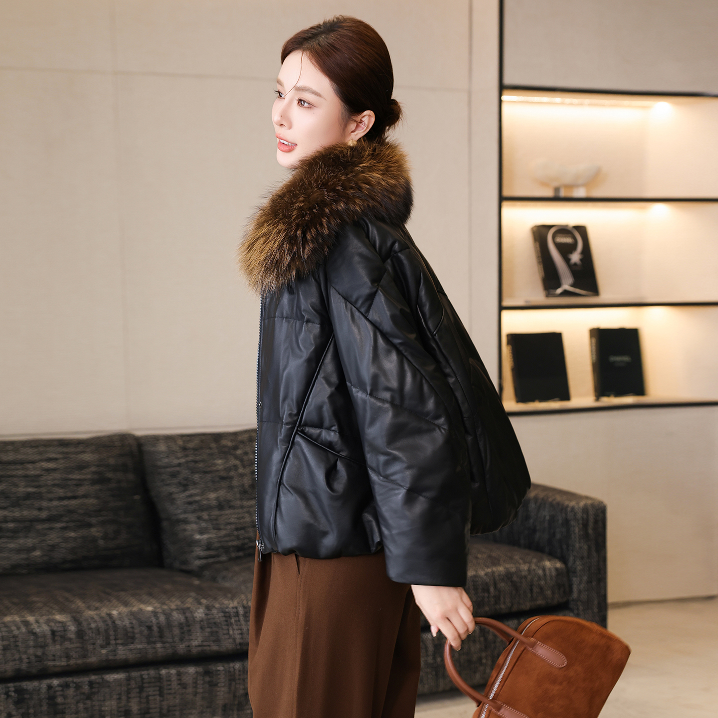 海宁真皮羽绒服皮衣女短款绵羊皮