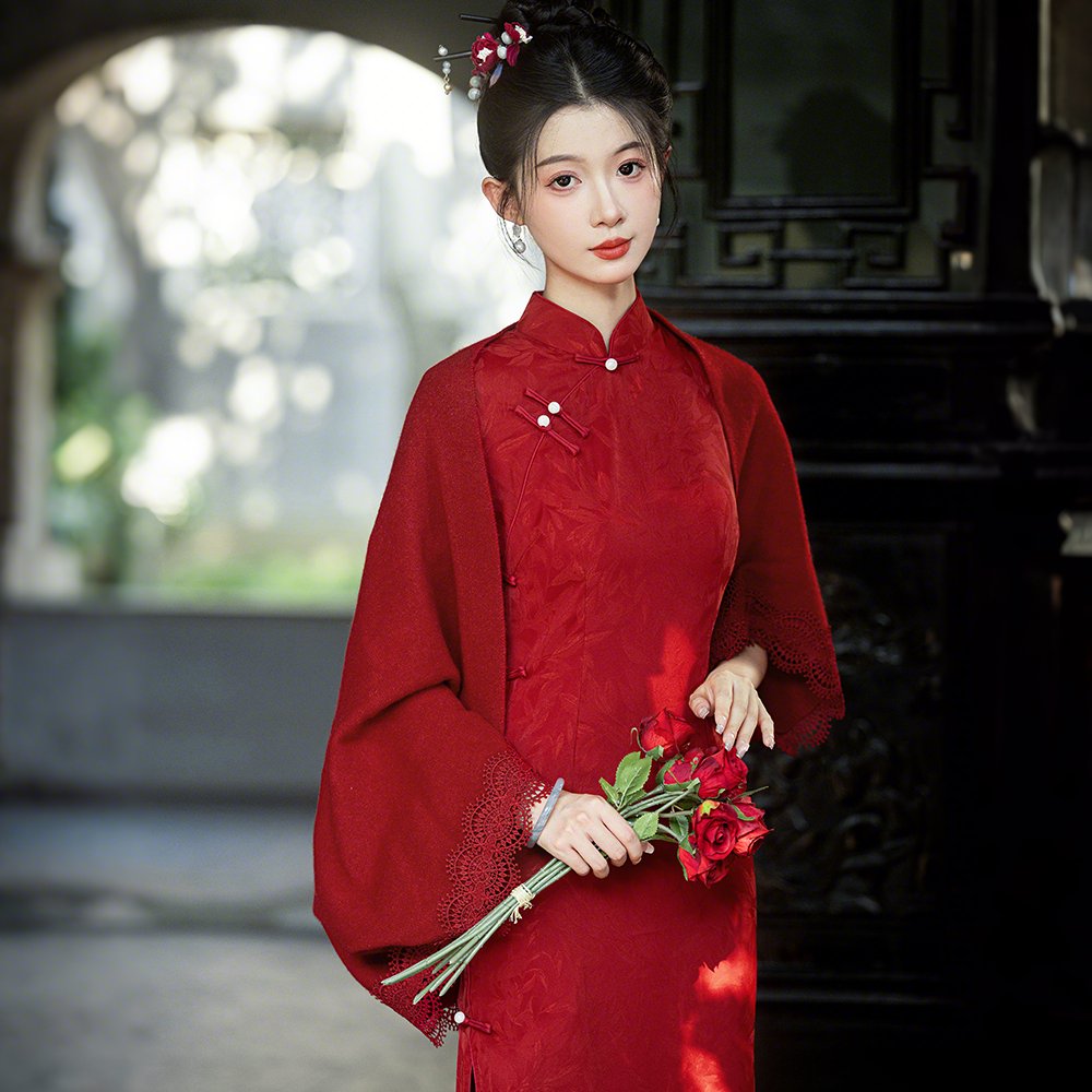 红色旗袍披肩2025新款订婚高贵时尚洋气高档开衫外套百搭披风斗篷