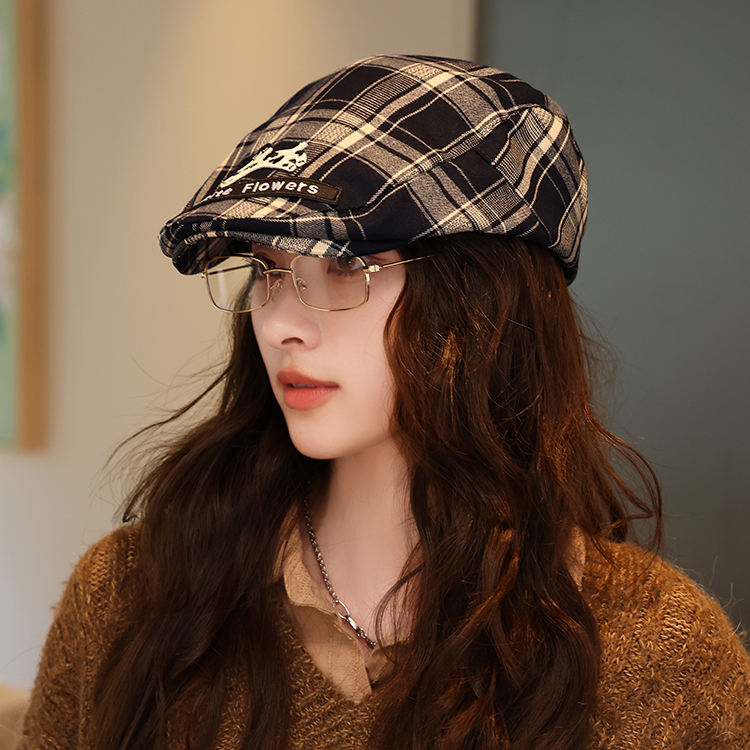 【韩系复古】格纹小狗前进帽子