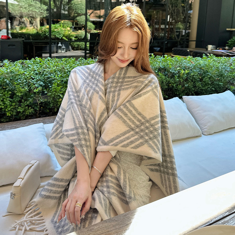 【慵懒感】浅色格纹围巾