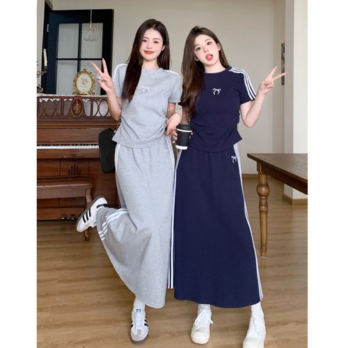 小吉家大码女装慵懒休闲套装时尚三条杠短袖T恤高腰半身裙两件套