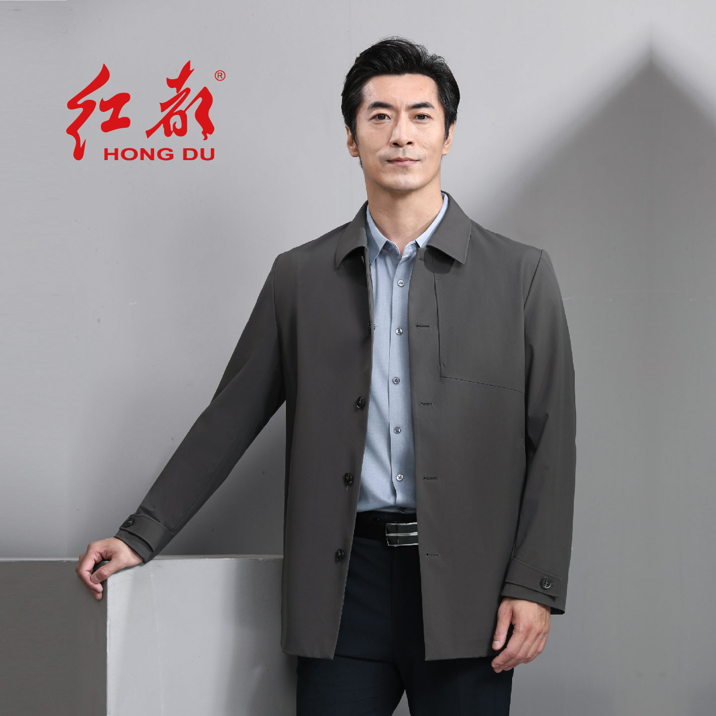 红都中长款男士风衣翻领系扣100%锦纶面层复合面料商务中老年外套