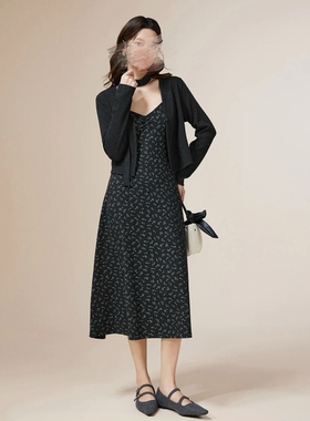 2.13IYF 春季深灰色针织开衫+黑色碎花吊带裙