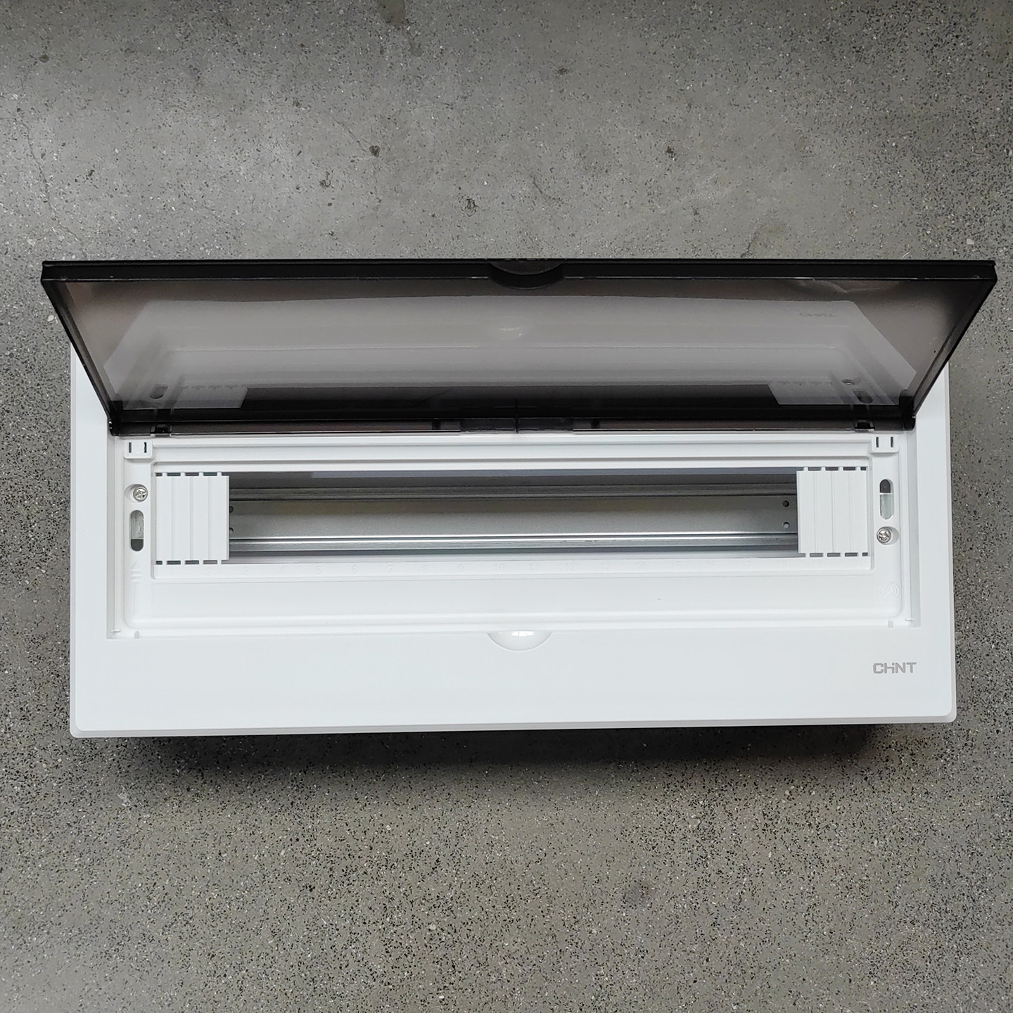 正泰电工强电箱布线箱 家用配电箱强电箱20回路明装单排电箱NEX5C