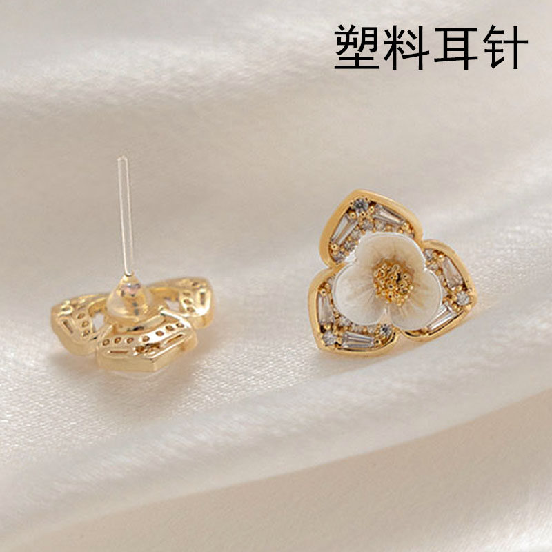 塑料耳钉法式复古三角形花朵耳环气质高级感防过敏金色耳饰新耳洞,饰品/流行首饰/时尚饰品新,耳钉,淘宝优惠券,粉丝福利购,淘宝优惠卷